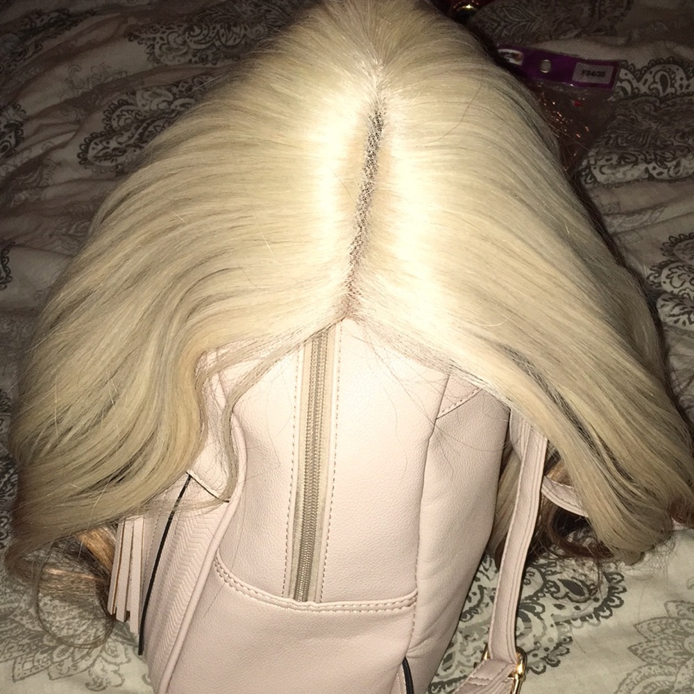 Tan to reddish to brown wig